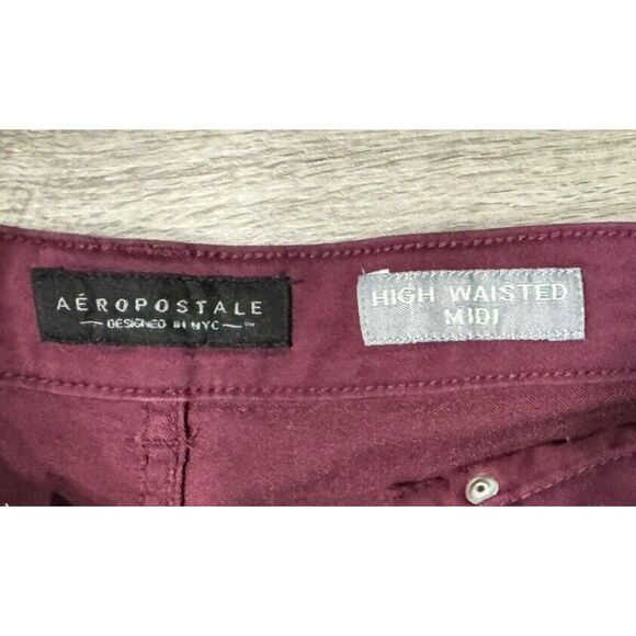 Aeropostale Shorts High Waisted Midi Burgundy Color Cotton Stretch Size 6 EUC - Picture 5 of 6